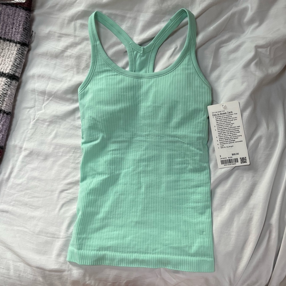 Lululemon Ebb to street tank